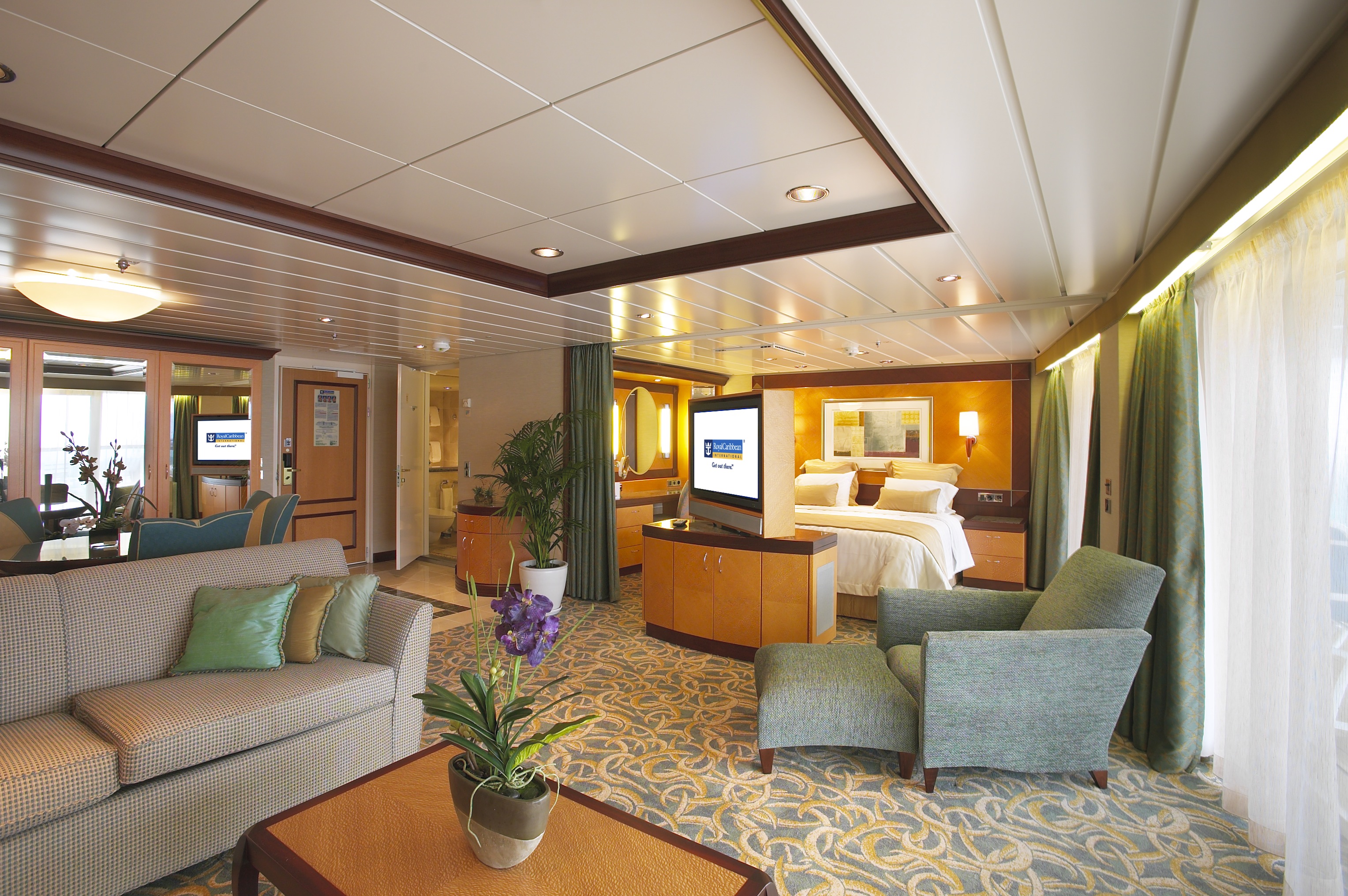 Royal Caribbean International Liberty of the Seas Accommodation Owners Suite.jpg